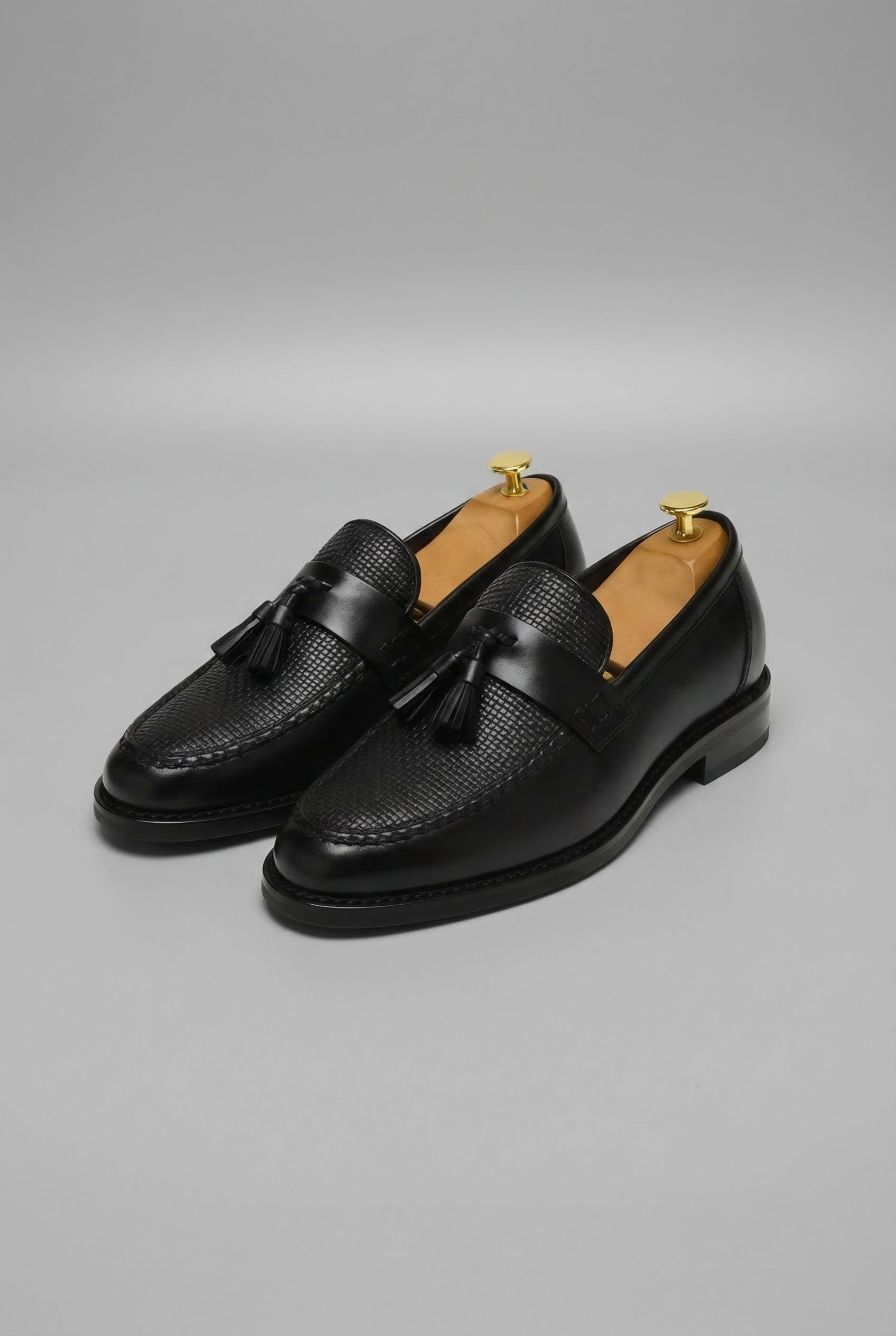 Men's Loafers Slip-On Moc-Toe Textured Vamp Tassel Detail