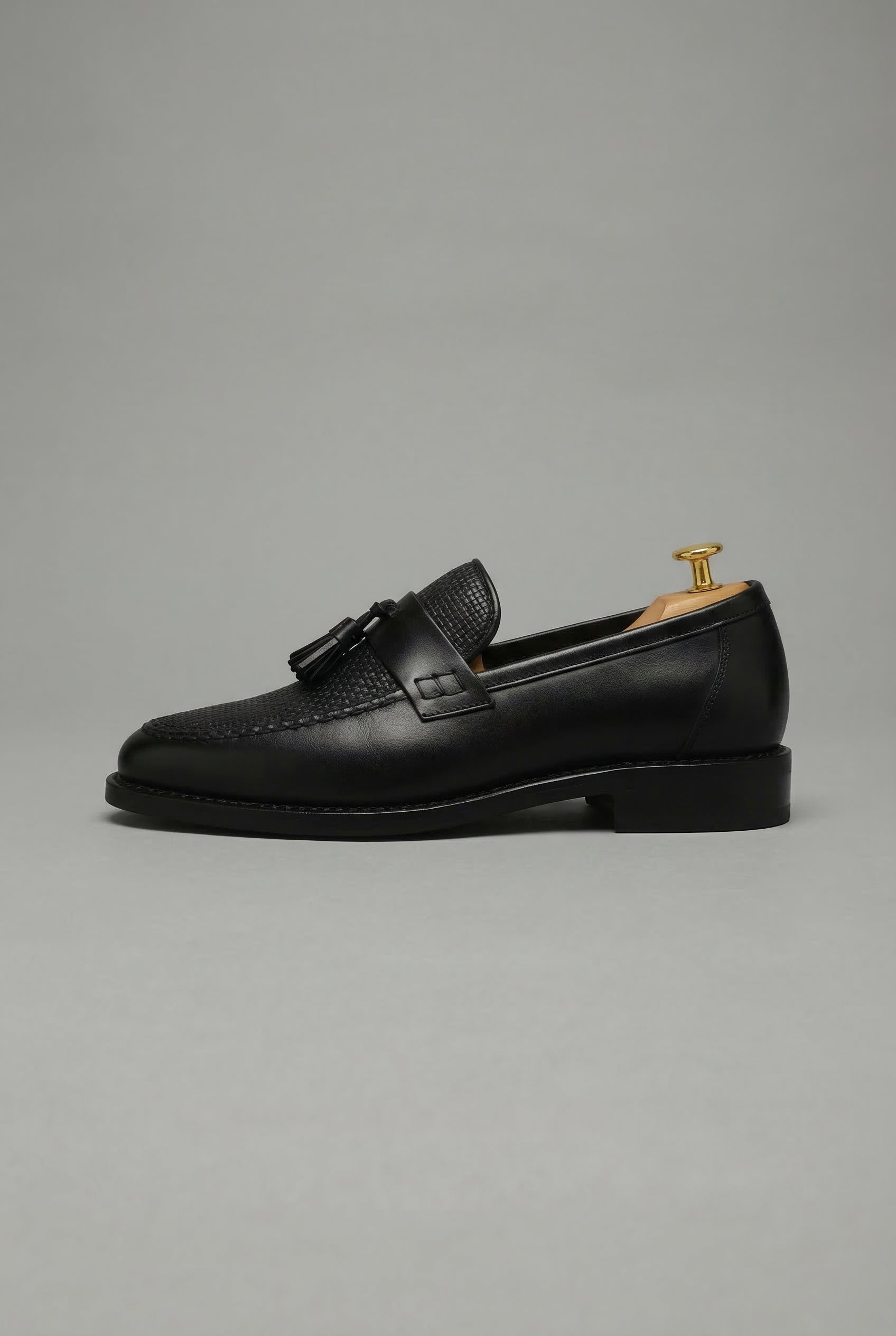 Men's Loafers Slip-On Moc-Toe Textured Vamp Tassel Detail