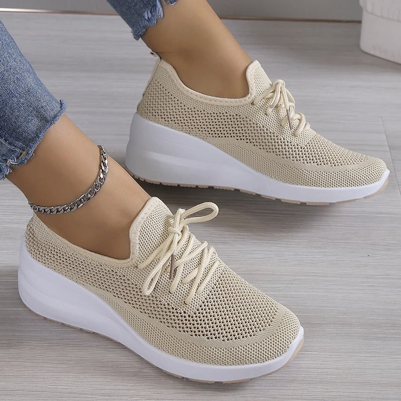 Women’s Lace-Up Sneakers with Perforated Upper and Platform Sole