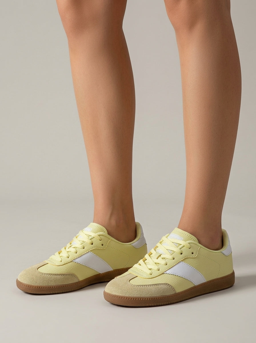 Women’s Lace-Up Low-Top Sneakers with Contrast Side Panel and Gum Sole