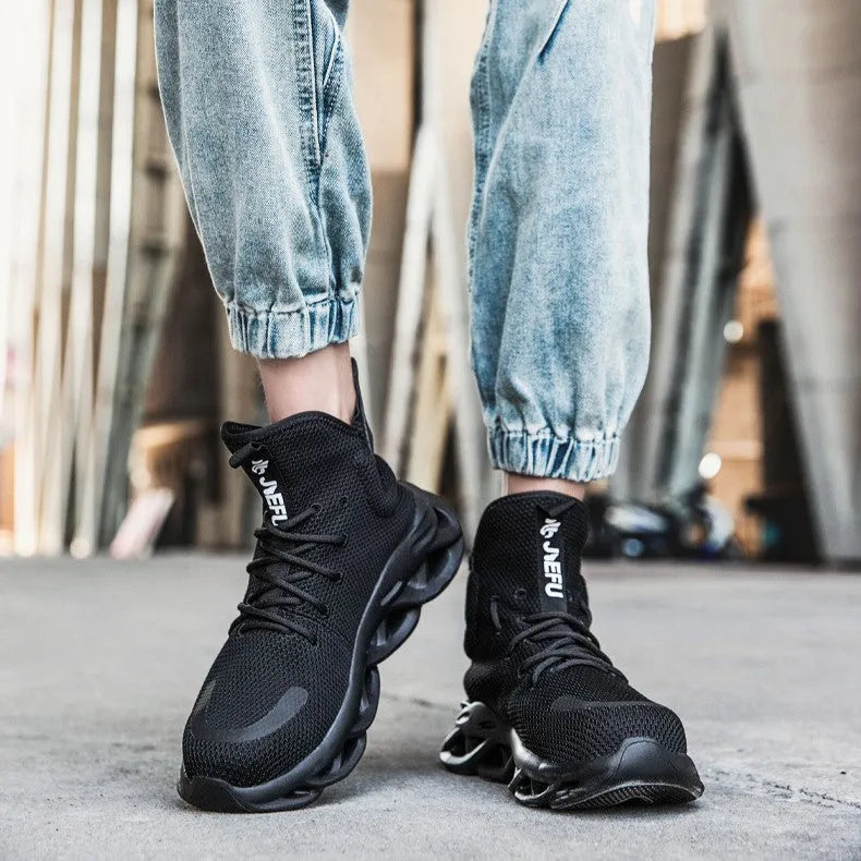 Men’s High-Top Safety Shoes with Lace-Up Closure and Sculpted Sole