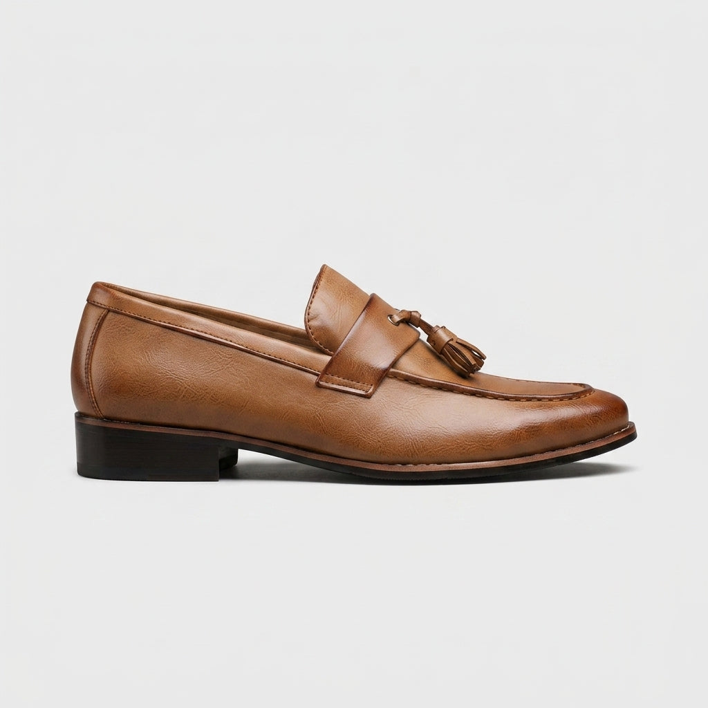 Men's Slip-On Tassel Loafers - Flat Heel Moccasin Toe Leather