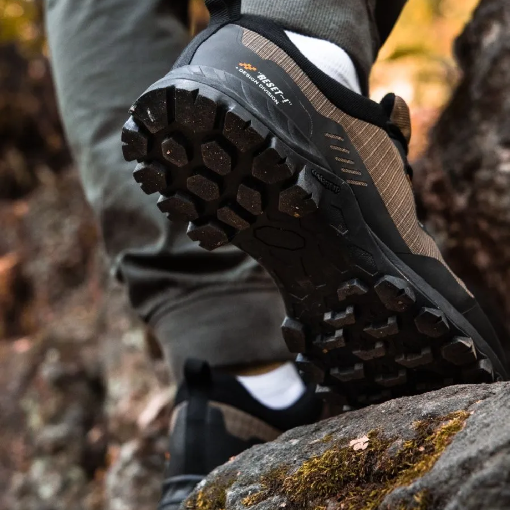 Men’s Low-Cut Trail Hiking Shoes with Lugged Sole
