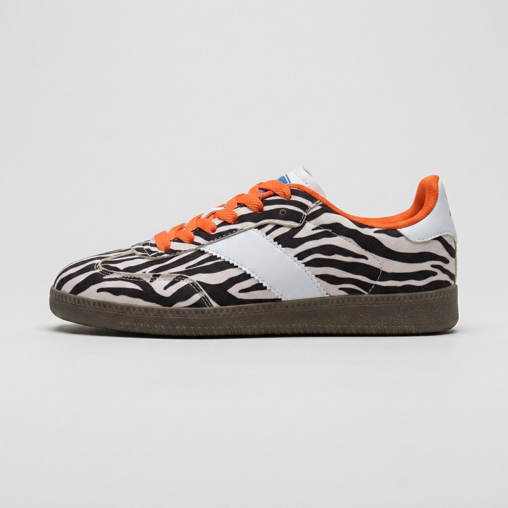 Women’s Lace-Up Low-Top Sneakers with Contrast Side Panel and Gum Sole